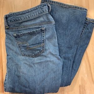 American Eagle Favorite Boyfriend Jeans size 8 long